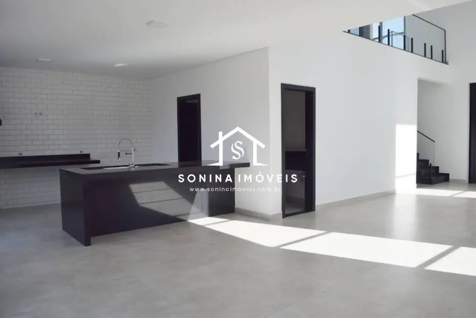 Foto 4 de Casa com 4 quartos à venda, 600m2 em Atibaia - SP