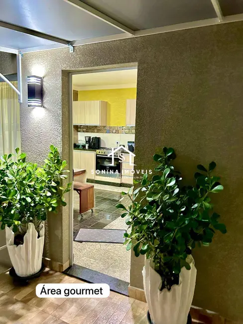 Foto 3 de Casa com 4 quartos à venda, 175m2 em Nova Cerejeira, Atibaia - SP