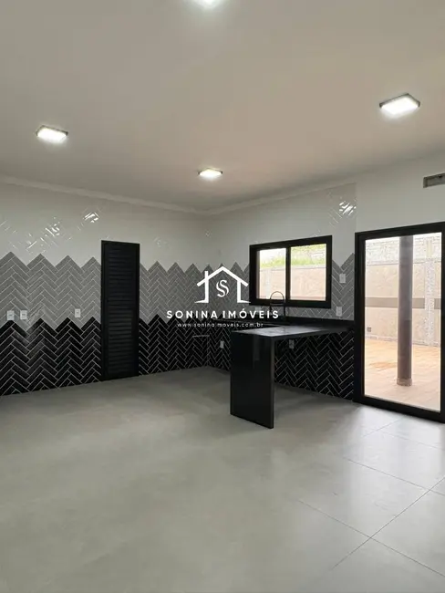 Foto 1 de Casa com 3 quartos à venda, 386m2 em Atibaia - SP