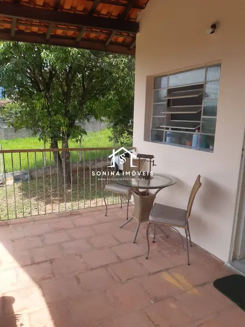 Foto 2 de Casa com 3 quartos à venda, 1000m2 em Jardim Estância Brasil, Atibaia - SP