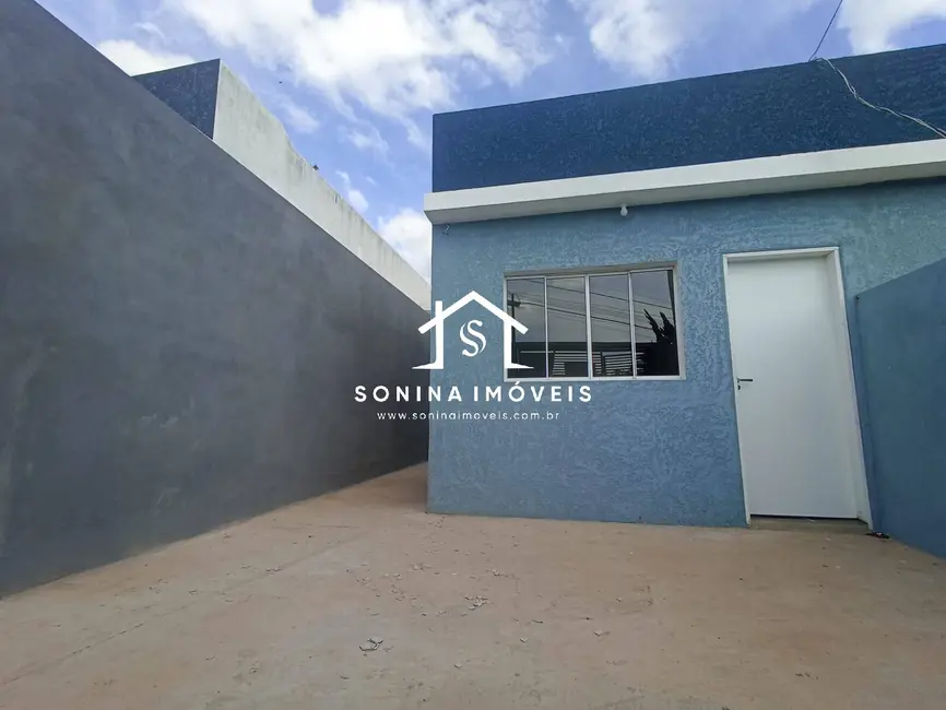 Foto 1 de Casa com 2 quartos à venda, 50m2 em Vila Santa Helena, Atibaia - SP