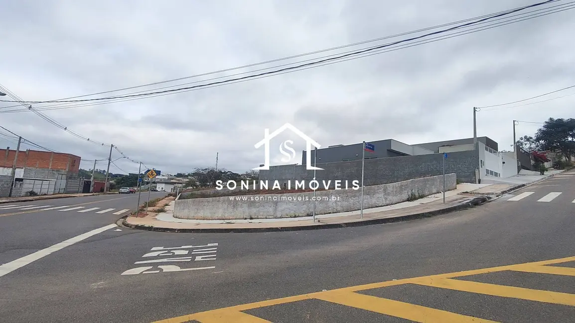Foto 3 de Terreno / Lote à venda, 527m2 em Atibaia - SP