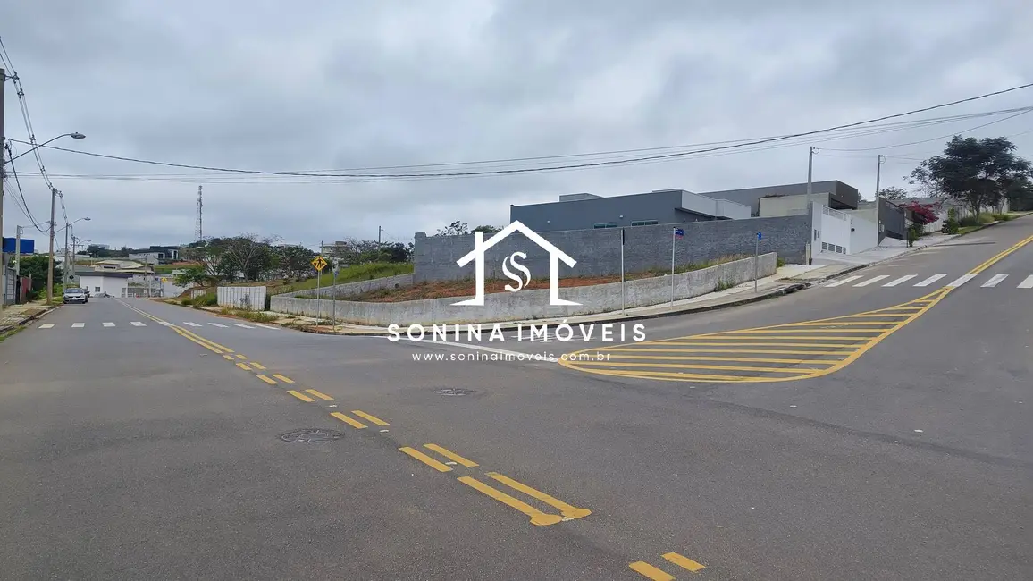 Foto 2 de Terreno / Lote à venda, 527m2 em Atibaia - SP