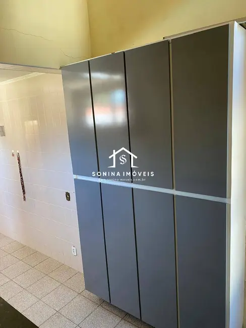 Casa com 3 quartos para alugar, 371m2 em Samambaia Parque Residencial, Atibaia - SP - imagem 6 Foto 6 de Casa com 3 quartos para alugar, 371m2 em Samambaia Parque Residencial, Atibaia - SP