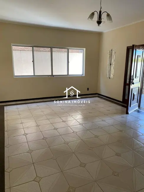 Casa com 3 quartos para alugar, 371m2 em Samambaia Parque Residencial, Atibaia - SP - imagem 9 Foto 9 de Casa com 3 quartos para alugar, 371m2 em Samambaia Parque Residencial, Atibaia - SP