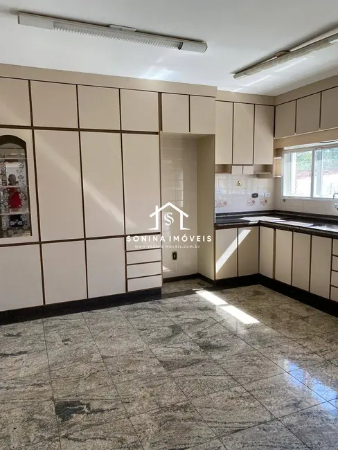 Casa com 3 quartos para alugar, 371m2 em Samambaia Parque Residencial, Atibaia - SP - imagem 8 Foto 8 de Casa com 3 quartos para alugar, 371m2 em Samambaia Parque Residencial, Atibaia - SP