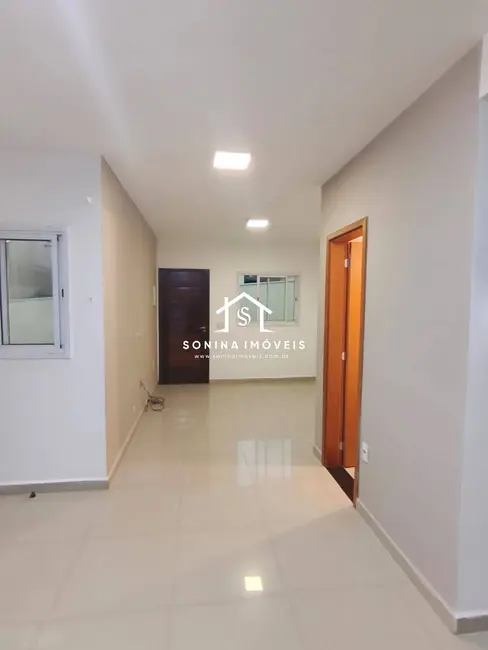 Casa com 2 quartos à venda e para alugar, 60m2 em Jardim Estância Brasil, Atibaia - SP - imagem 3 Foto 3 de Casa com 2 quartos à venda e para alugar, 60m2 em Jardim Estância Brasil, Atibaia - SP