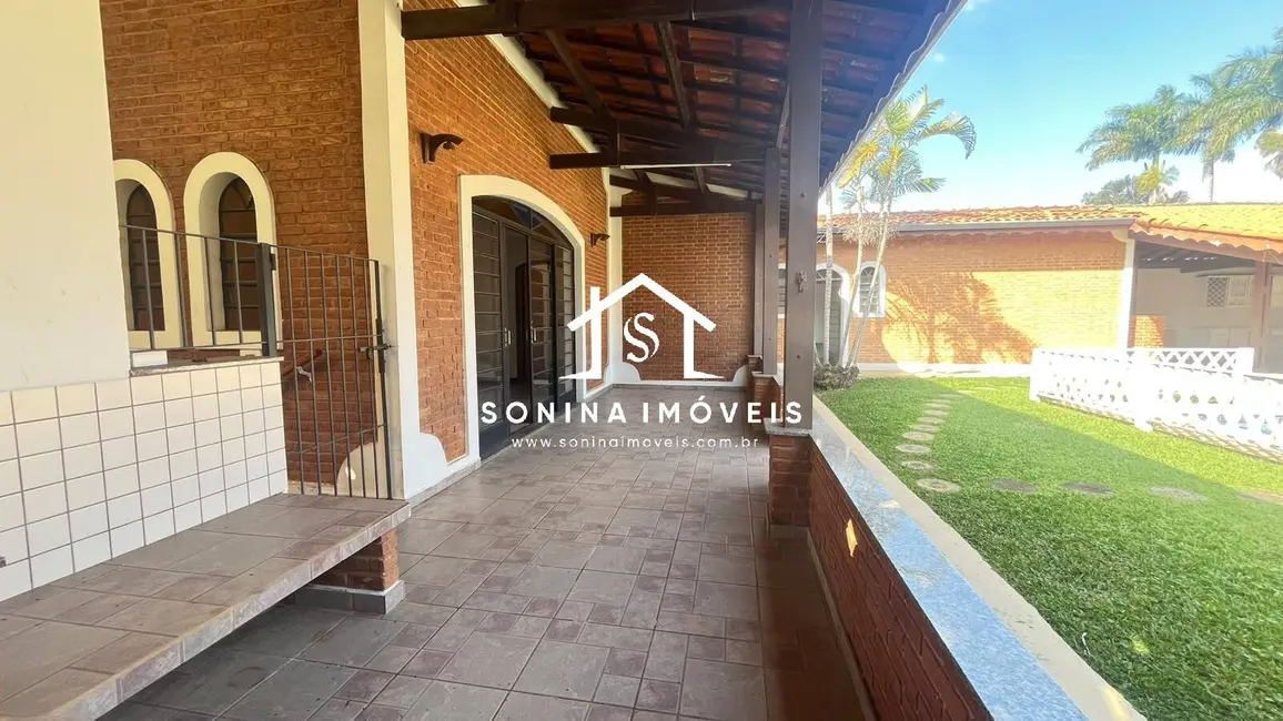 Casa com 4 quartos à venda, 1000m2 em Vila Esperia ou Giglio, Atibaia - SP - imagem 3 Foto 3 de Casa com 4 quartos à venda, 1000m2 em Vila Esperia ou Giglio, Atibaia - SP