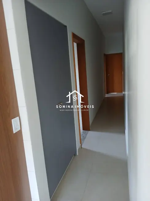Foto 4 de Casa à venda, 84m2 em Jardim do Lago, Atibaia - SP