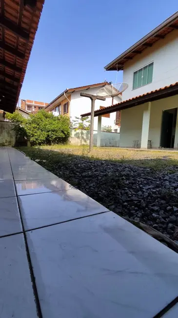 Foto 9 de Sobrado com 6 quartos à venda, 300m2 em Ubatuba, Sao Francisco Do Sul - SC