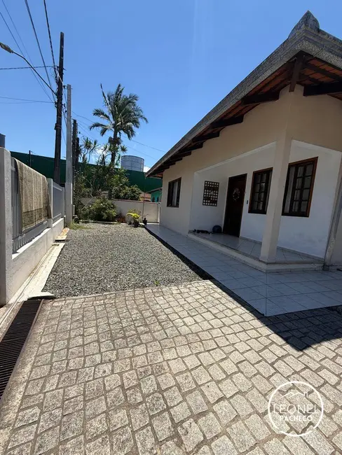 Foto 2 de Casa com 3 quartos à venda, 324m2 em Itinga, Joinville - SC