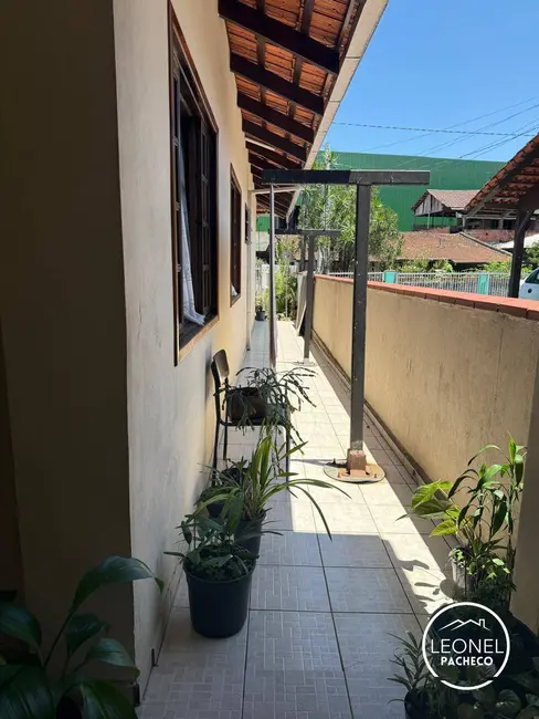 Foto 4 de Casa com 3 quartos à venda, 324m2 em Itinga, Joinville - SC