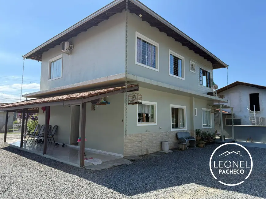 Foto 9 de Sobrado com 3 quartos à venda, 160m2 em Parque Guarani, Joinville - SC