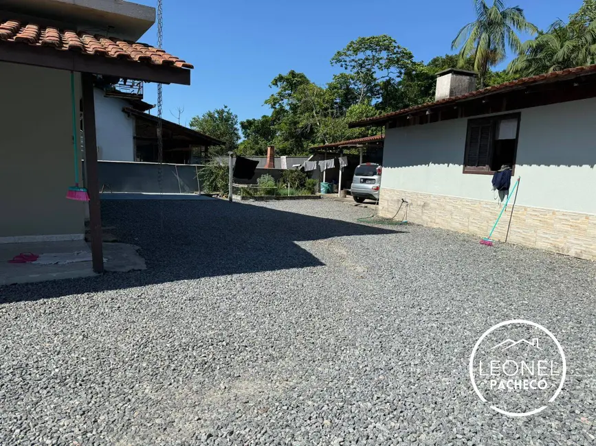 Foto 5 de Sobrado com 3 quartos à venda, 160m2 em Parque Guarani, Joinville - SC