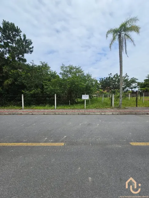 Foto 4 de Terreno / Lote à venda, 360m2 em Balneario Picarras - SC
