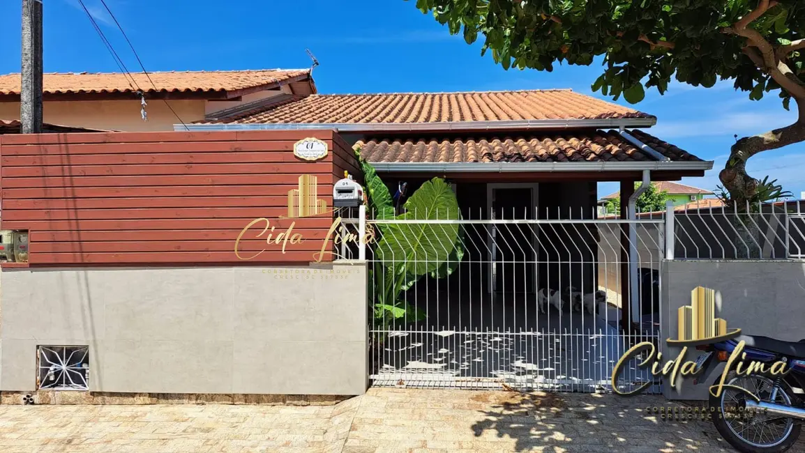 Foto 1 de Casa com 2 quartos à venda, 84m2 em Barra do Aririú, Palhoca - SC