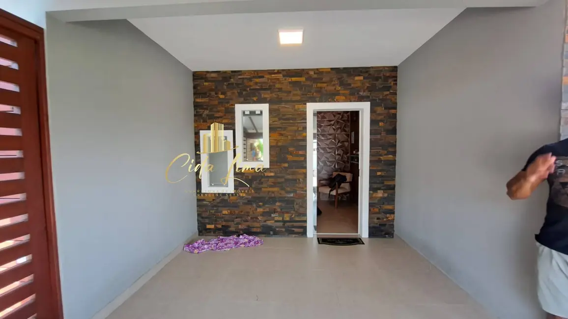 Foto 2 de Casa com 2 quartos à venda, 84m2 em Barra do Aririú, Palhoca - SC