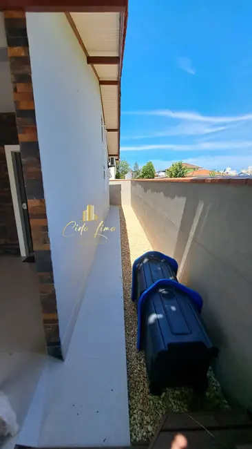 Foto 3 de Casa com 2 quartos à venda, 84m2 em Barra do Aririú, Palhoca - SC