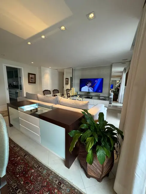 Apartamento com 4 quartos à venda, 154m2 em Centro, Florianopolis - SC - imagem 5 Foto 5 de Apartamento com 4 quartos à venda, 154m2 em Centro, Florianopolis - SC