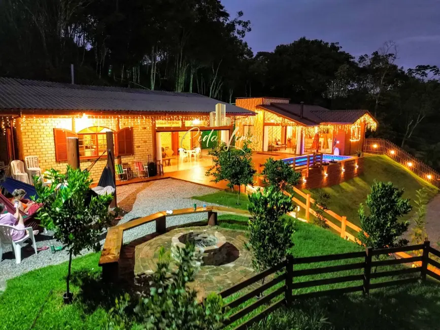 Chácara com 3 quartos à venda, 80m2 em Centro, Santo Amaro Da Imperatriz - SC - imagem 1 Foto 1 de Chácara com 3 quartos à venda, 80m2 em Centro, Santo Amaro Da Imperatriz - SC