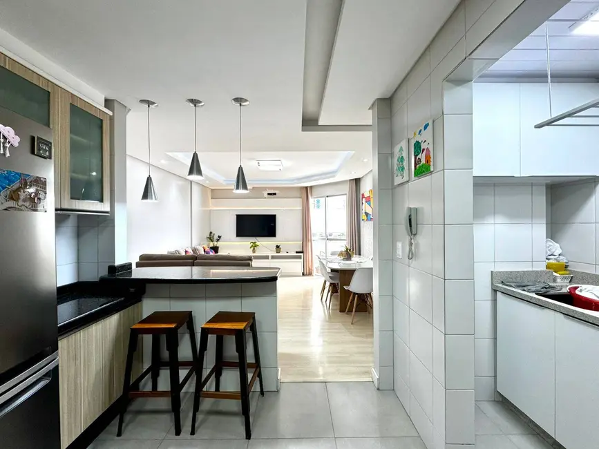 Foto 1 de Apartamento com 3 quartos à venda, 74m2 em Barreiros, Sao Jose - SC