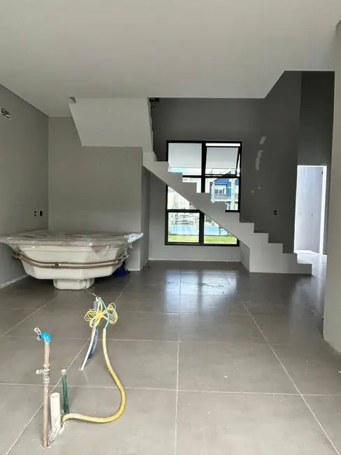 Casa com 3 quartos à venda, 150m2 em Beira Rio, Biguacu - SC - imagem 8 Foto 8 de Casa com 3 quartos à venda, 150m2 em Beira Rio, Biguacu - SC