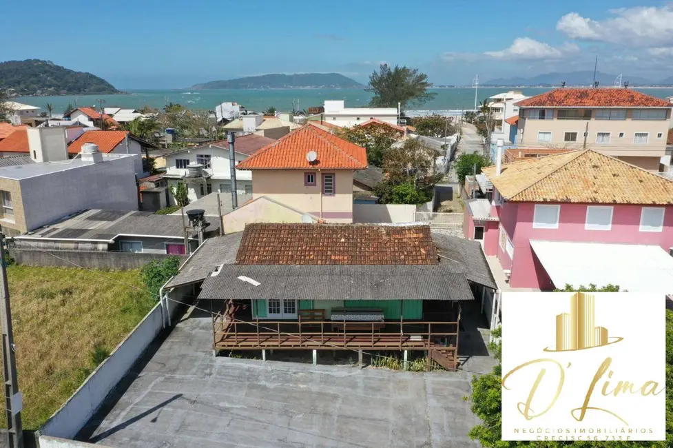 Foto 1 de Terreno / Lote à venda, 216m2 em Florianopolis - SC