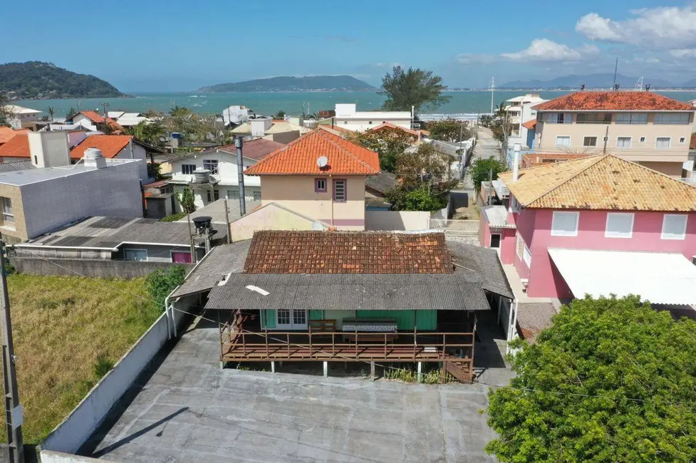 Terreno / Lote à venda, 216m2 em Florianopolis - SC - imagem 1 Foto 1 de Terreno / Lote à venda, 216m2 em Florianopolis - SC