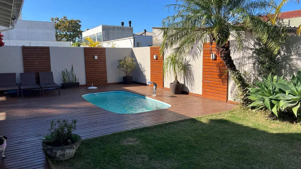 Casa com 3 quartos à venda, 190m2 em Centro, Palhoca - SC - imagem 5 Foto 5 de Casa com 3 quartos à venda, 190m2 em Centro, Palhoca - SC