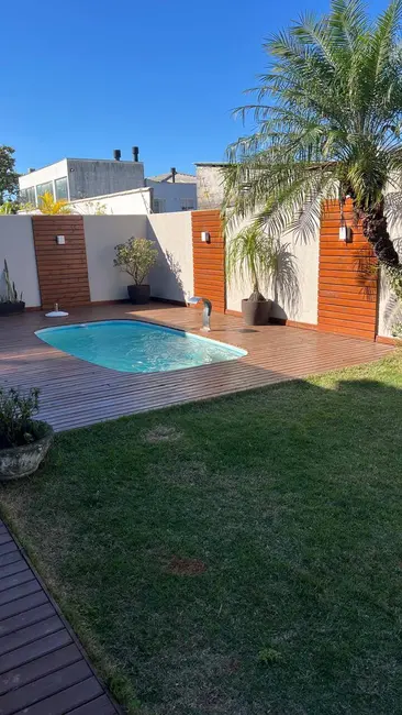 Foto 2 de Casa com 3 quartos à venda, 190m2 em Centro, Palhoca - SC