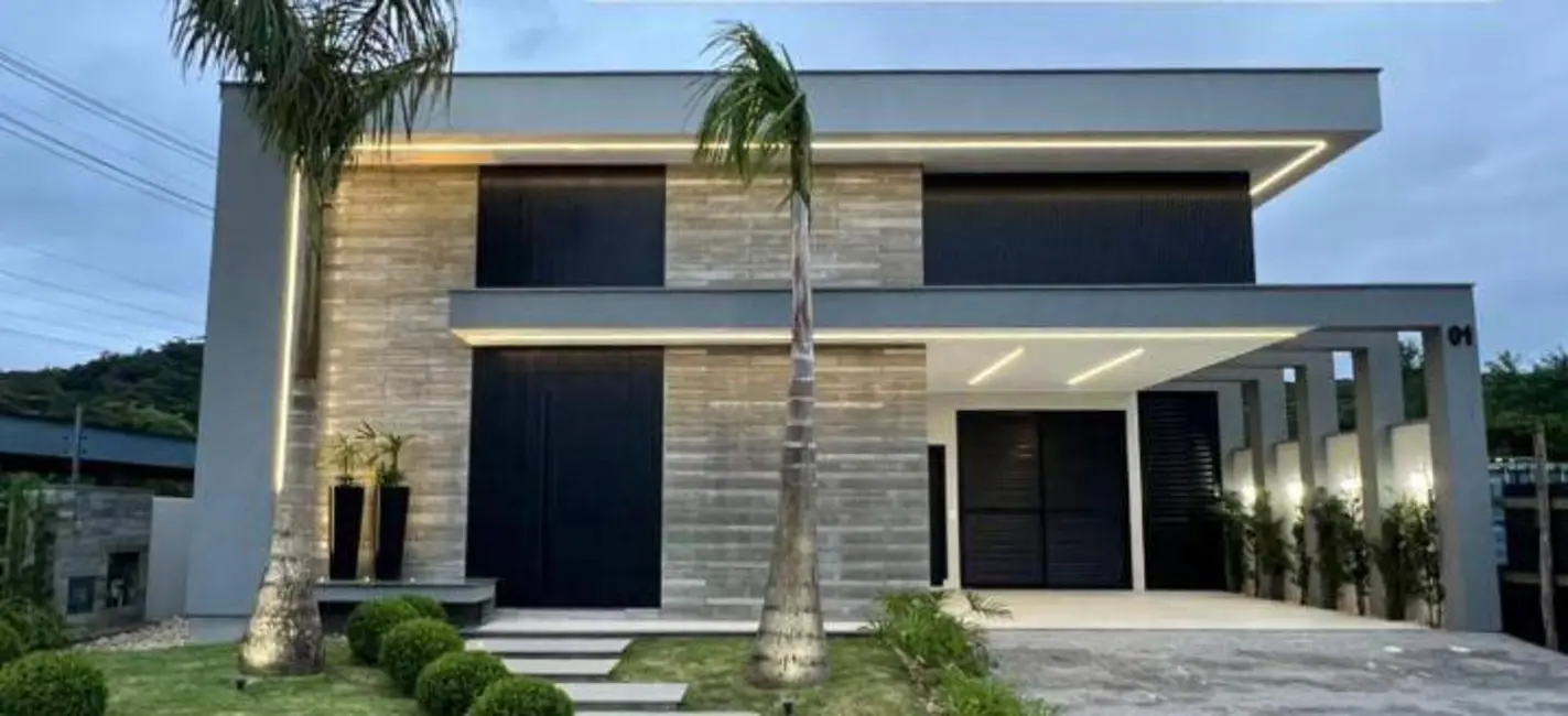 Foto 1 de Casa com 3 quartos à venda, 175m2 em Pedra Branca, Palhoca - SC