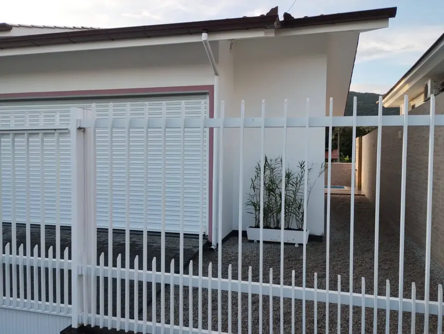 Foto 1 de Casa à venda em Governador Celso Ramos - SC