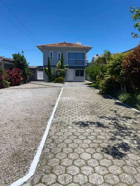 Foto 3 de Casa com 3 quartos à venda, 174m2 em Ponte do Imaruim, Palhoca - SC