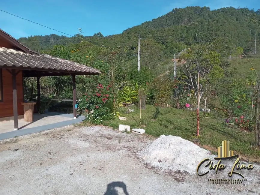 Chácara com 2 quartos à venda, 2000m2 em Fundos, Biguacu - SC - imagem 3 Foto 3 de Chácara com 2 quartos à venda, 2000m2 em Fundos, Biguacu - SC