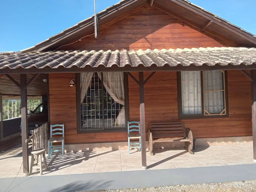Chácara com 2 quartos à venda, 2000m2 em Fundos, Biguacu - SC - imagem 1 Foto 1 de Chácara com 2 quartos à venda, 2000m2 em Fundos, Biguacu - SC