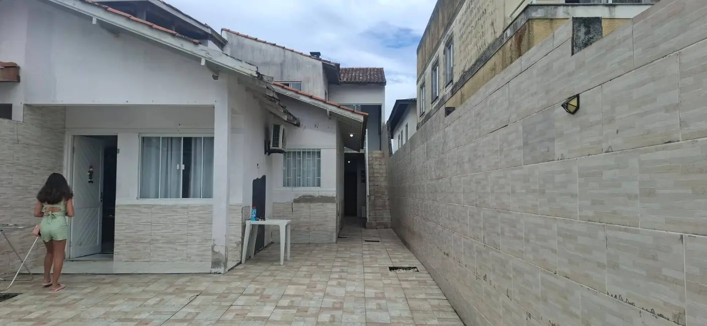 Foto 5 de Casa com 2 quartos para alugar, 200m2 em Florianopolis - SC