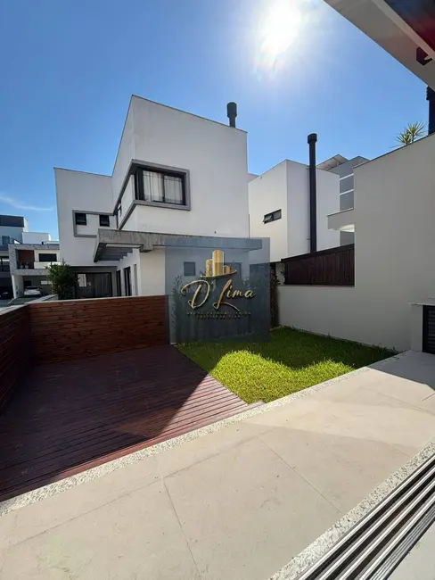 Casa com 3 quartos à venda, 177m2 em Beira Rio, Biguacu - SC - imagem 1 Foto 1 de Casa com 3 quartos à venda, 177m2 em Beira Rio, Biguacu - SC