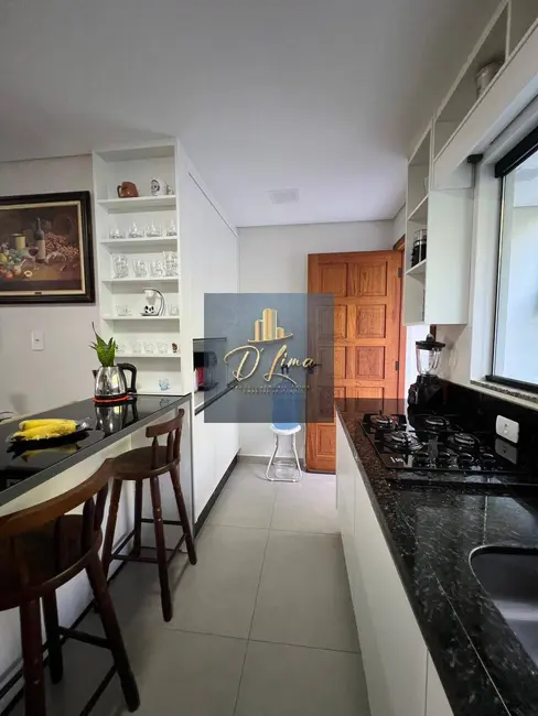 Foto 2 de Casa com 2 quartos à venda, 86m2 em Forquilhas, Sao Jose - SC