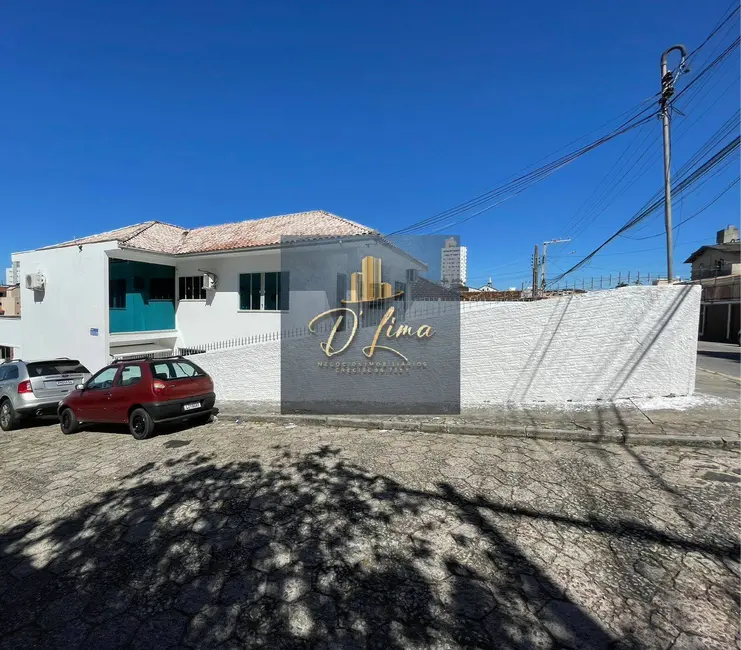 Foto 4 de Casa com 3 quartos à venda, 200m2 em Barreiros, Sao Jose - SC