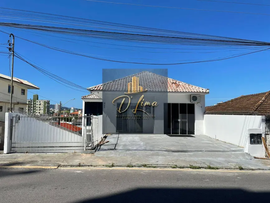 Foto 1 de Casa com 3 quartos à venda, 200m2 em Barreiros, Sao Jose - SC