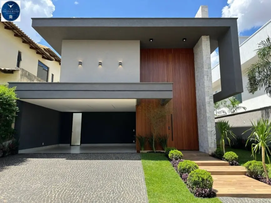 Foto 1 de Casa à venda, 370m2 em Jardins Madri, Goiania - GO