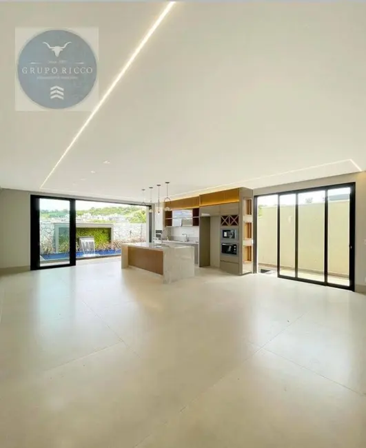 Foto 2 de Casa com 4 quartos à venda, 360m2 em Jardins Nápoles, Senador Canedo - GO