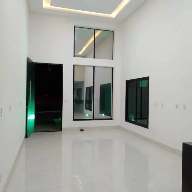 Foto 2 de Casa de Condomínio com 3 quartos à venda, 360m2 em Setor Morada do Lago, Trindade - GO