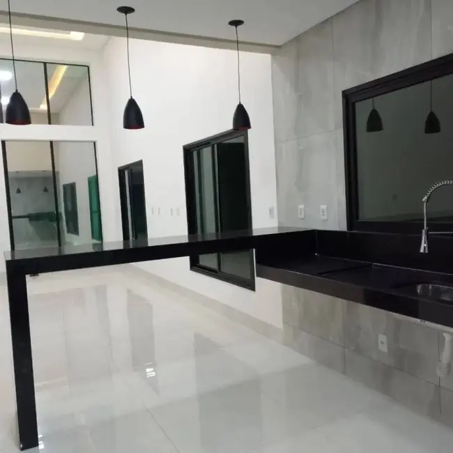 Casa de Condomínio com 3 quartos à venda, 360m2 em Setor Morada do Lago, Trindade - GO - imagem 4 Foto 4 de Casa de Condomínio com 3 quartos à venda, 360m2 em Setor Morada do Lago, Trindade - GO