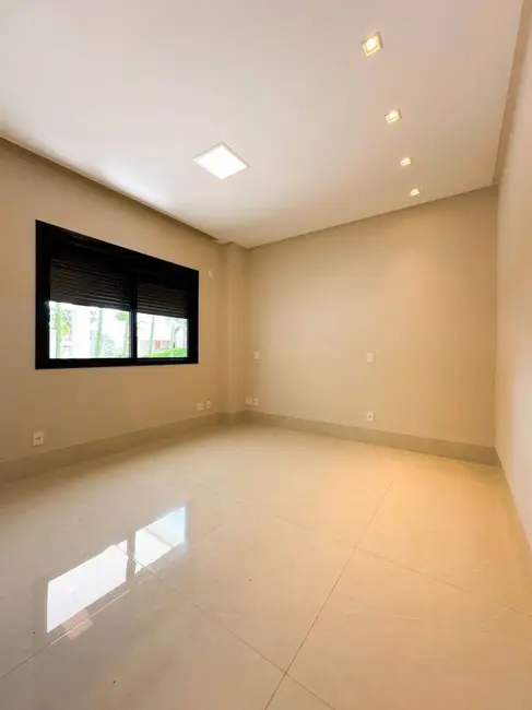 Casa de Condomínio com 4 quartos à venda, 540m2 em Alphaville Flamboyant Residencial Araguaia, Goiania - GO - imagem 5 Foto 5 de Casa de Condomínio com 4 quartos à venda, 540m2 em Alphaville Flamboyant Residencial Araguaia, Goiania - GO