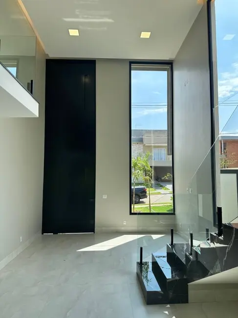Casa de Condomínio com 3 quartos à venda, 217m2 em Senador Canedo - GO - imagem 3 Foto 3 de Casa de Condomínio com 3 quartos à venda, 217m2 em Senador Canedo - GO