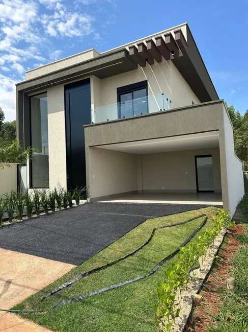 Casa de Condomínio com 3 quartos à venda, 217m2 em Senador Canedo - GO - imagem 2 Foto 2 de Casa de Condomínio com 3 quartos à venda, 217m2 em Senador Canedo - GO