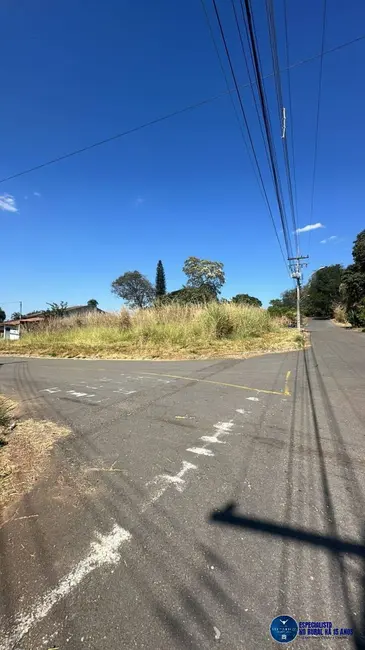 Foto 3 de Terreno / Lote à venda, 700m2 em Jardim Petrópolis, Goiania - GO