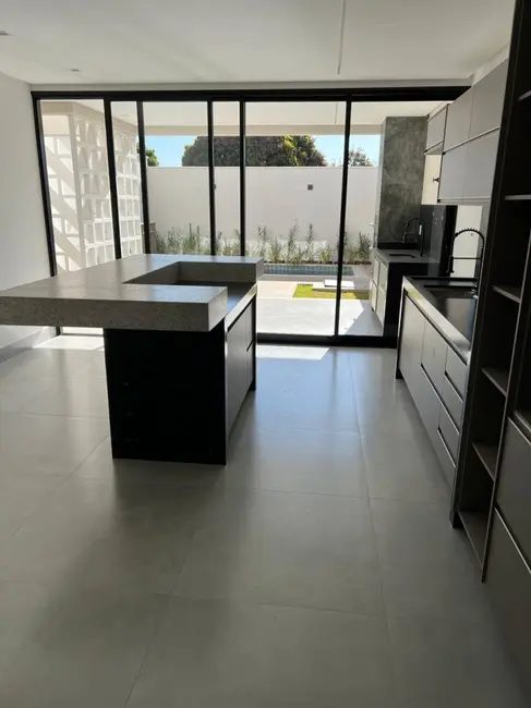 Foto 1 de Casa com 3 quartos à venda, 210m2 em Parque Amazônia, Goiania - GO