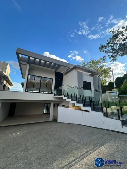 Foto 1 de Sobrado com 4 quartos à venda, 412m2 em Residencial Mendanha, Goiania - GO